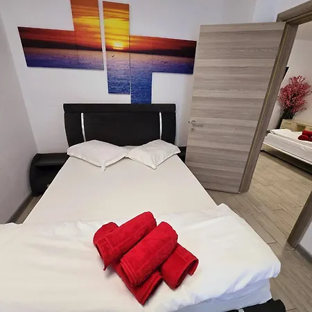 Azizi Sea Breeze Premium - Pool & Langa Plaja Apartamento Năvodari