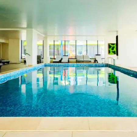 Azizi Sea Breeze Premium - Pool & Langa Plaja *
