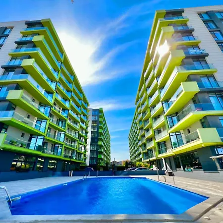 Azizi Sea Breeze Premium - Pool & Langa Plaja *