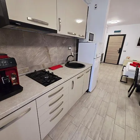 Azizi Sea Breeze Premium - Pool & Langa Plaja Apartamento Năvodari