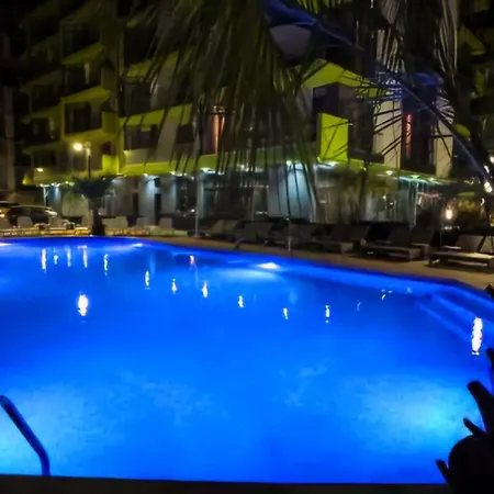 Azizi Sea Breeze Premium - Pool & Langa Plaja Apartamento