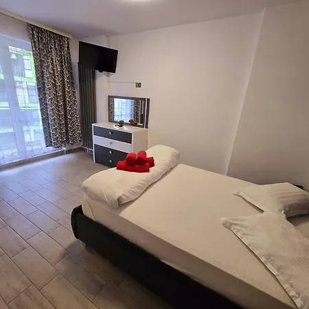 Azizi Sea Breeze Premium - Pool & Langa Plaja * Năvodari